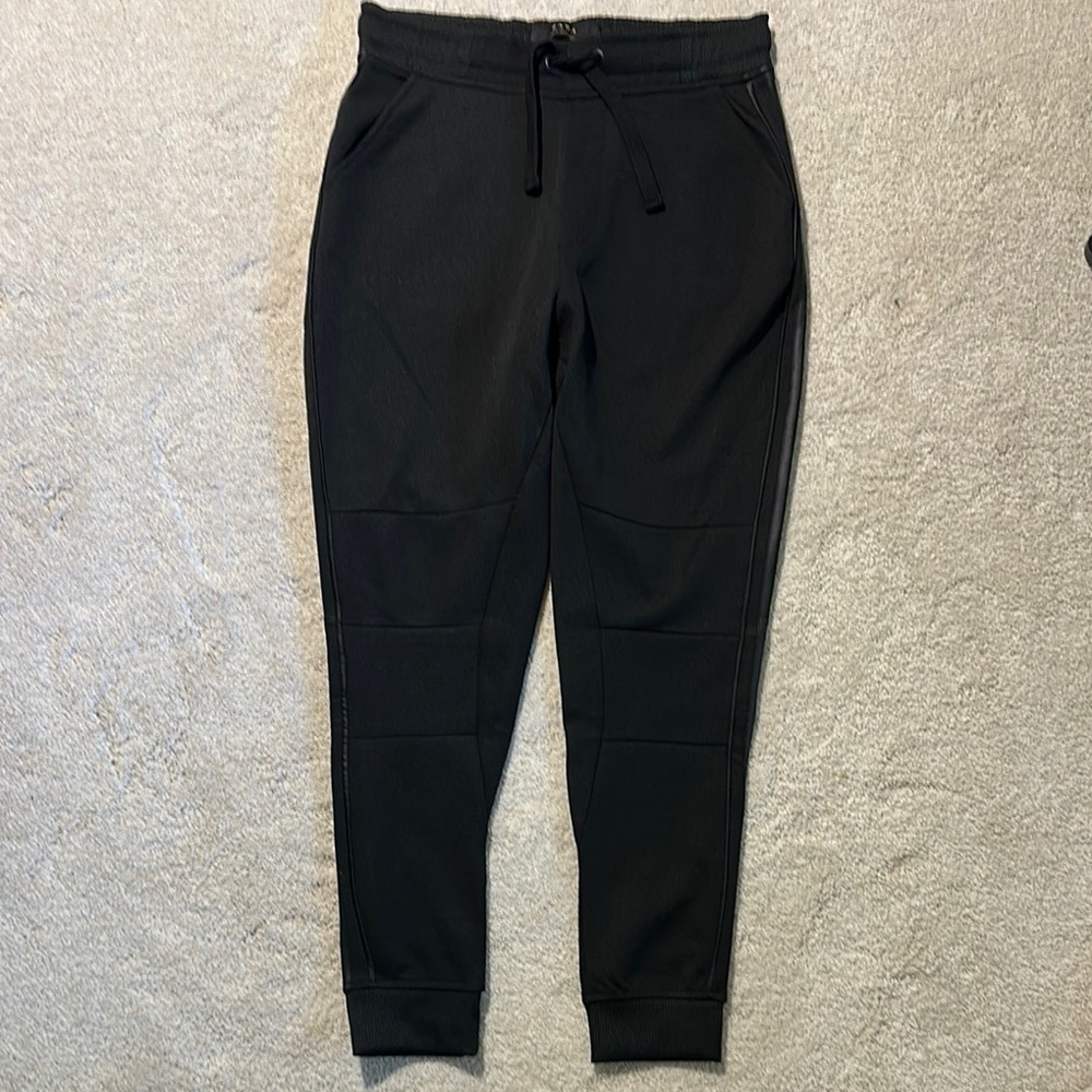 Zara Black Joggers with Tapered Ankle and Relaxed Fit